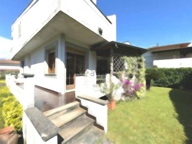 Casa in vendita a Marina di Massa, Marina Di Massa
