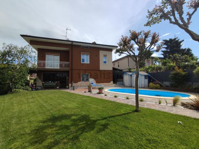 Casa in vendita a Adro, Lombardia