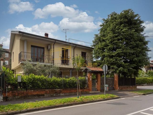 Casa in vendita a Roncello, Lombardia