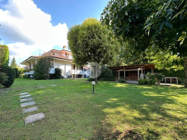 Casa in vendita a Ronco Briantino, Monza e della Brianza