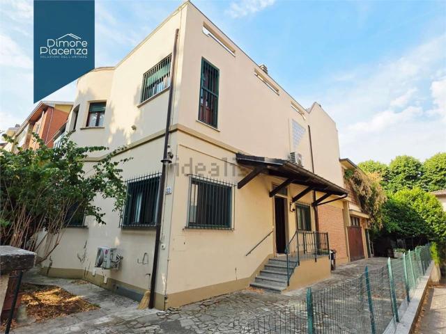Casa in vendita a Piacenza, Reggio Emilia