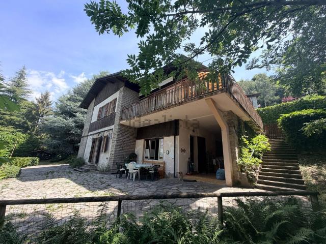 Casa in vendita a Selvino, Lombardia