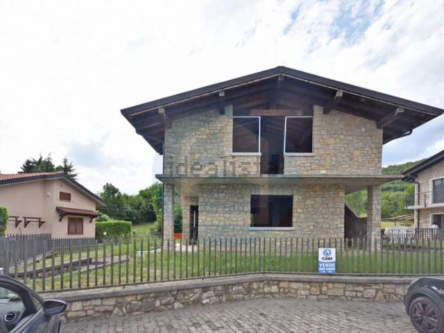 Casa in vendita a Solto Collina, Lombardia