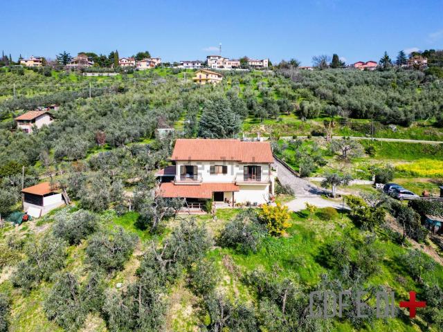Casa in vendita a Castelnuovo Di Farfa, Lazio
