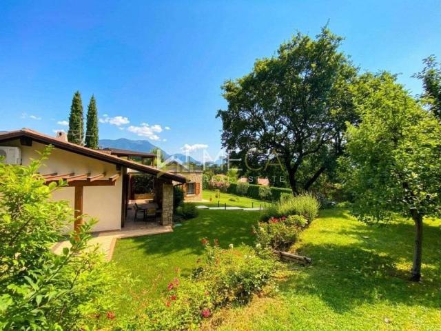 Casa in vendita a San Felice Del Benaco, Lombardia