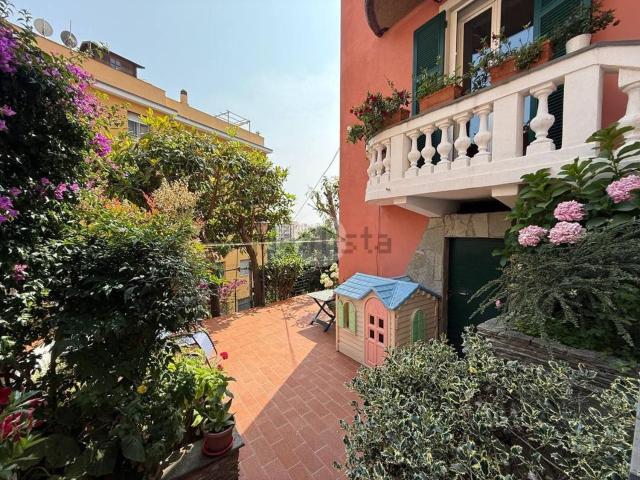 Casa in vendita a Bassa Val Bisagno, Serra Riccò