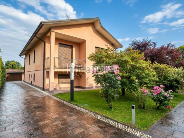 Casa in vendita a Santo Stefano Ticino, Lombardia