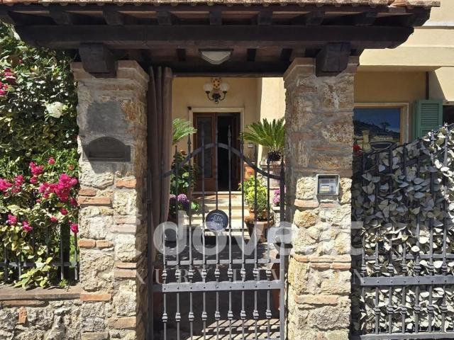 Casa in vendita a Sarteano, Toscana