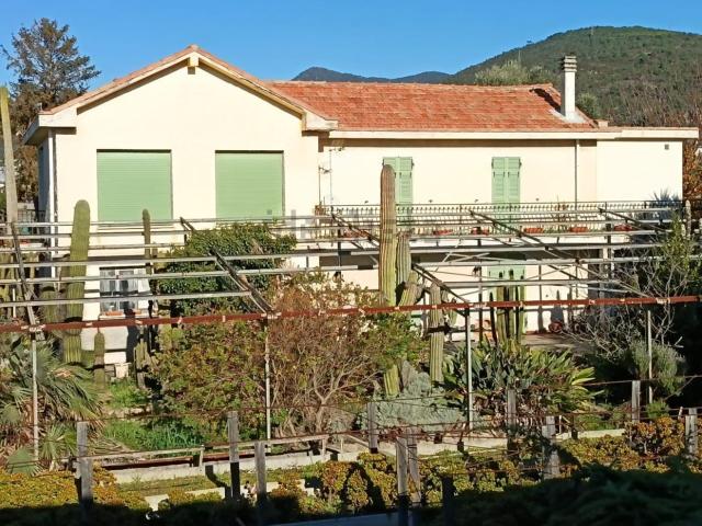 Casa in vendita a Bordighera, Liguria
