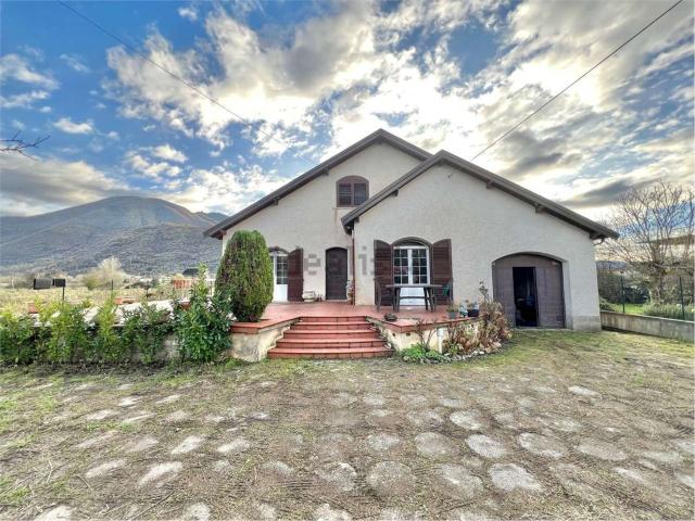 Casa in vendita a Atina, Lazio