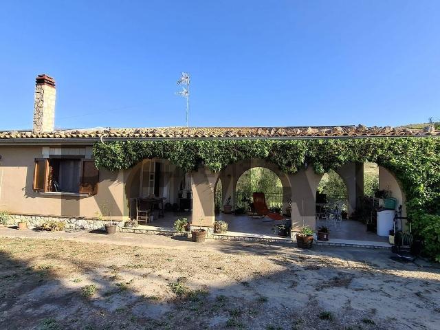 Casa in vendita a Castellana Sicula, Sicilia