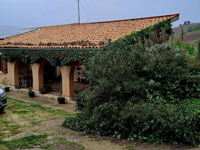 Casa in vendita a Castellana Sicula, Sicilia