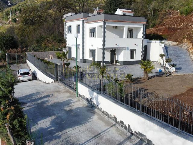 Casa in vendita a Calabria, Cosenza