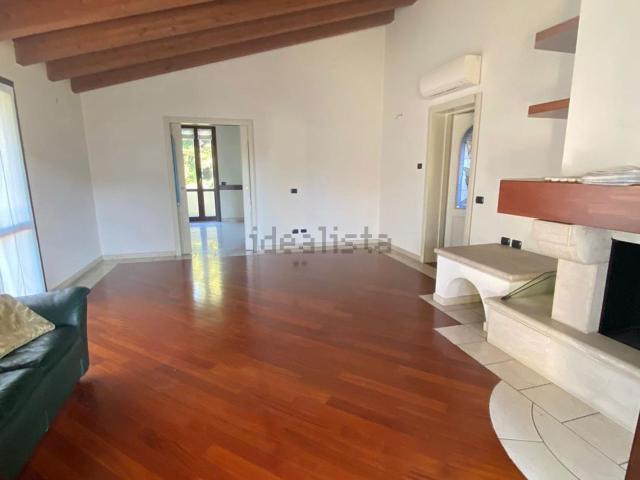 Casa in vendita a Desenzano Del Garda, Lombardia