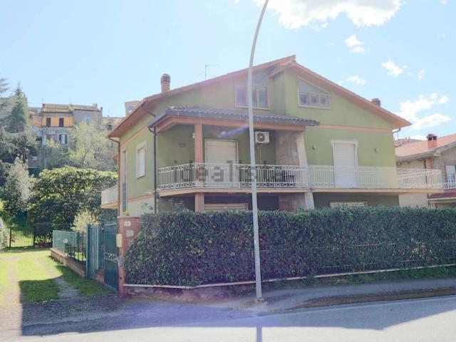 Casa in vendita a Madonna del Ponte, Vetralla