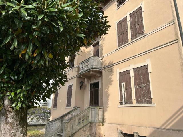 Casa in vendita a Sarzano, Rovigo