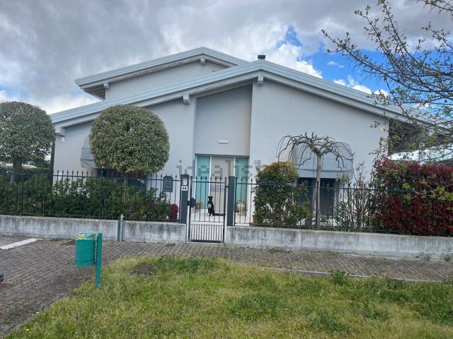 Casa in vendita a Oppeano, Veneto