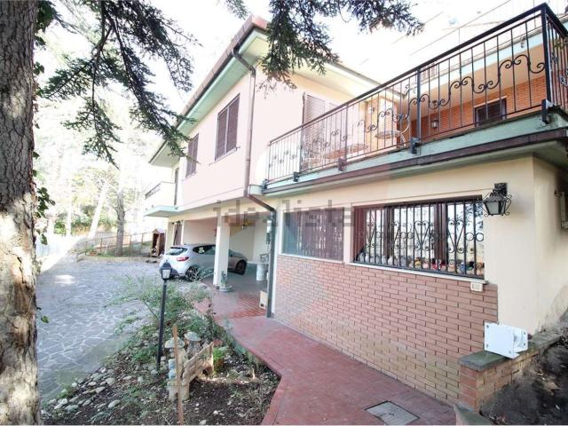 Casa in vendita a Picciano, Abruzzo
