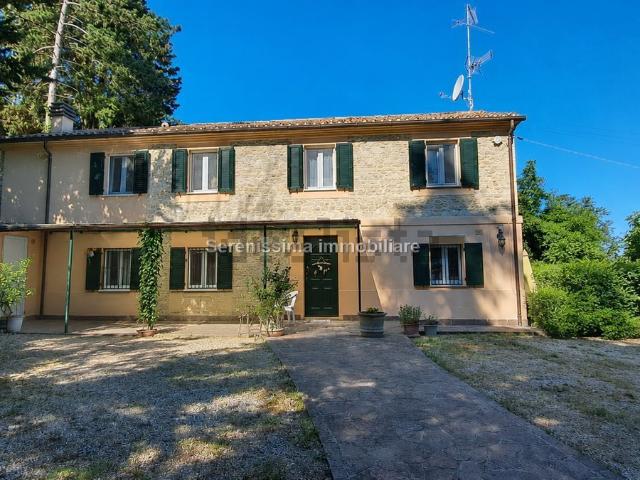 Casa in vendita a Vallefoglia, Marche