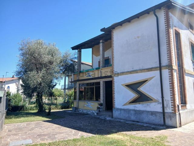 Casa in vendita a Boltiere, Lombardia