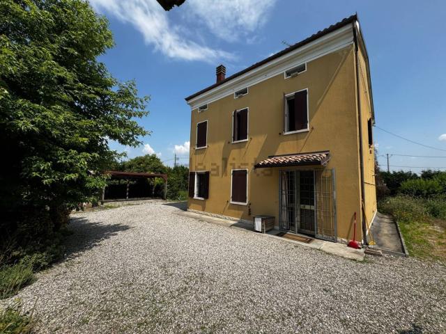 Casa in vendita a Concordia sulla Secchia, Modena
