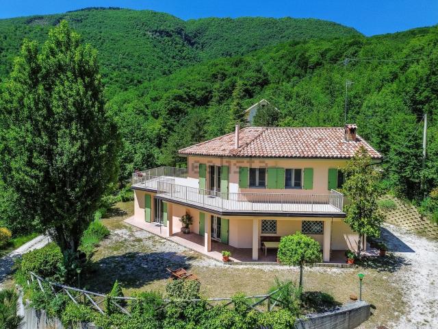 Casa in vendita a Marche, Macerata