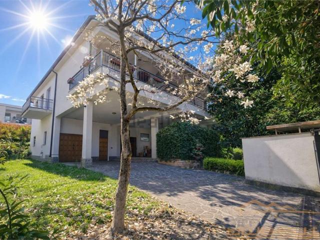 Casa in vendita a Pagnano, Merate