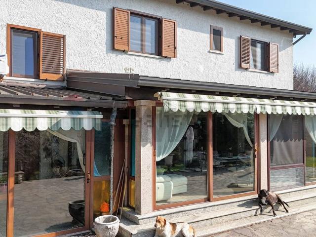 Casa in vendita a Bustecche, Varese