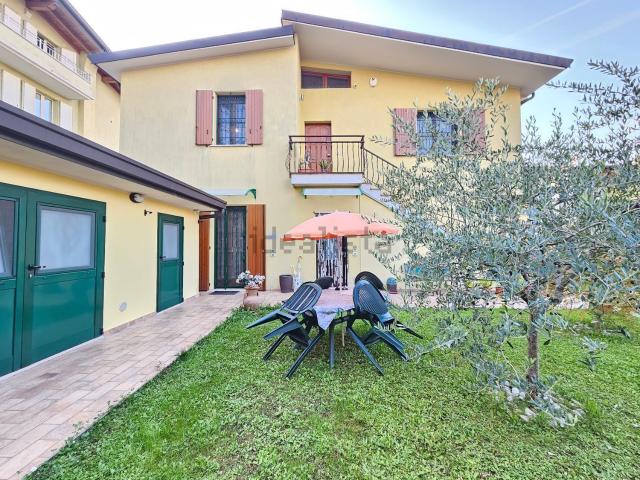 Casa in vendita a Desenzano Del Garda, Brescia