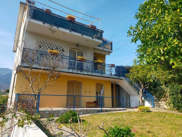 Casa in vendita a Borgo Castello, Loano