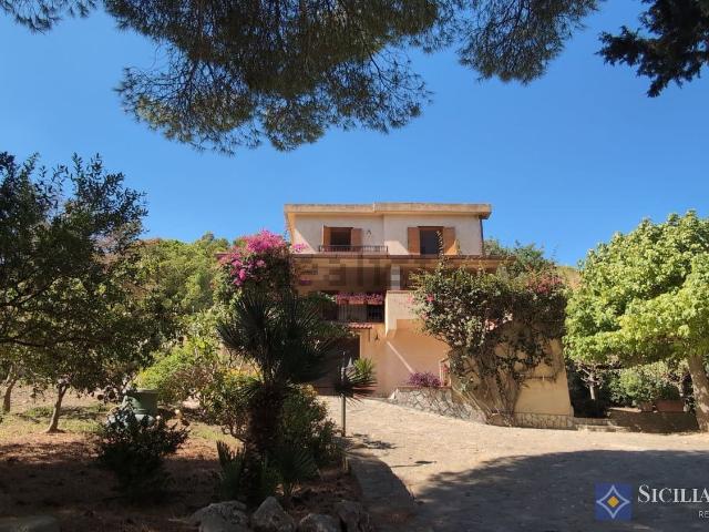 Casa in vendita a Buseto Palizzolo, Sicilia