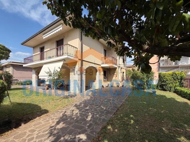 Casa in vendita a Rezzato, Lombardia