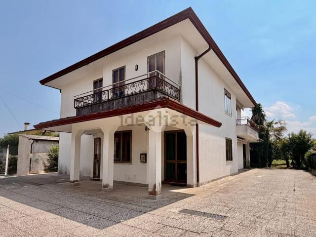 Casa in vendita a Pralungo, Selvazzano Dentro