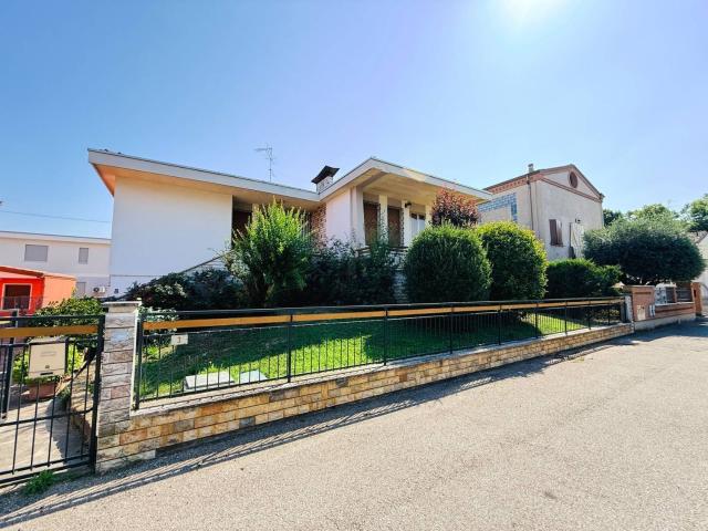 Casa in vendita a Poggio Rusco, Mantova
