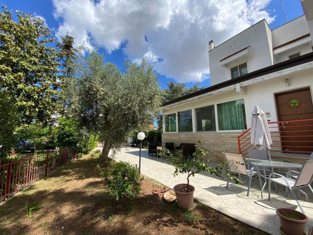 Casa in vendita a Valenzano, Bari