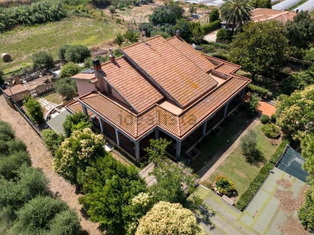 Casa in vendita a Pescia Romana, Montalto di Castro