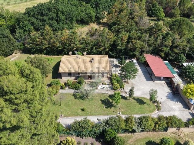 Casa in vendita a Assisi, Umbria