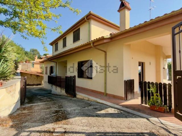 Casa in vendita a Roma Capitale, Lazio
