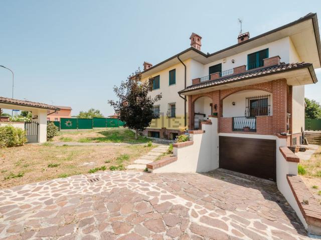 Casa in vendita a Bressana Bottarone, Lombardia