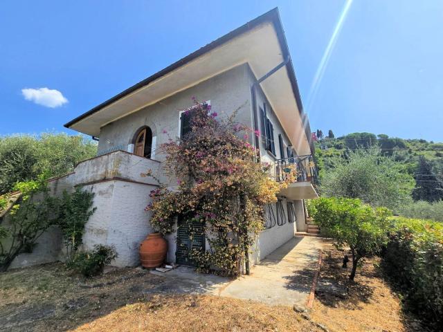 Casa in vendita a La Costa, Uzzano Castello