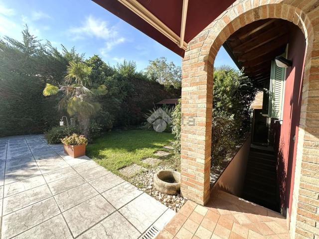Casa in vendita a Curtatone, Mantova