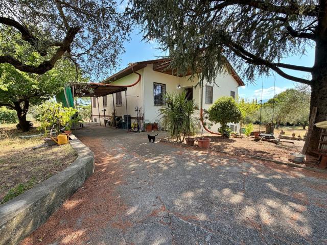 Casa in vendita a Bassano In Teverina, Lazio