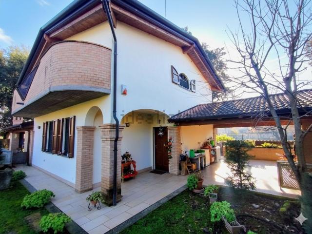 Casa in vendita a Cassano D'adda, Lombardia