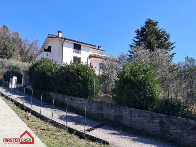 Casa in vendita a Pescosolido, Lazio