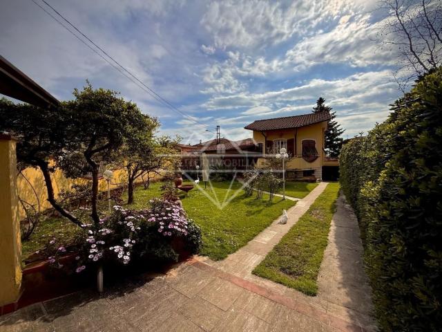 Casa in vendita a Carrara, Toscana