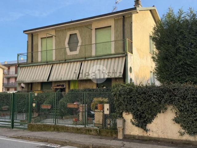 Casa in vendita a Pessano con Bornago, Milano