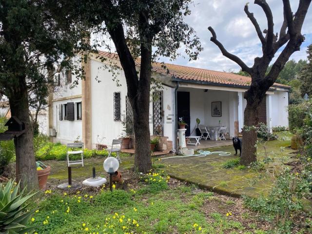 Casa in vendita a Montemazzano, Piombino
