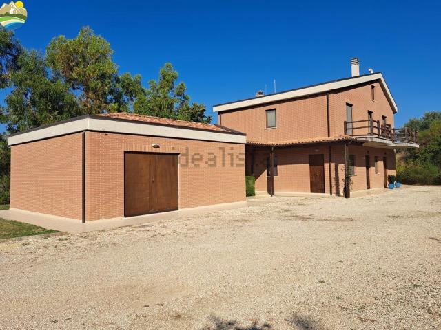 Casa in vendita a Collecorvino, Abruzzo