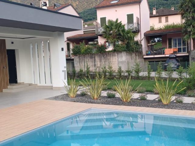 Casa in vendita a Villatico, Colico