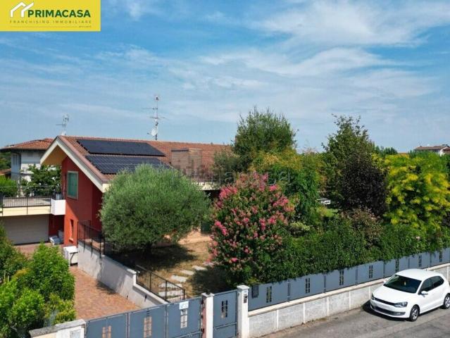 Casa in vendita a Remedello, Lombardia